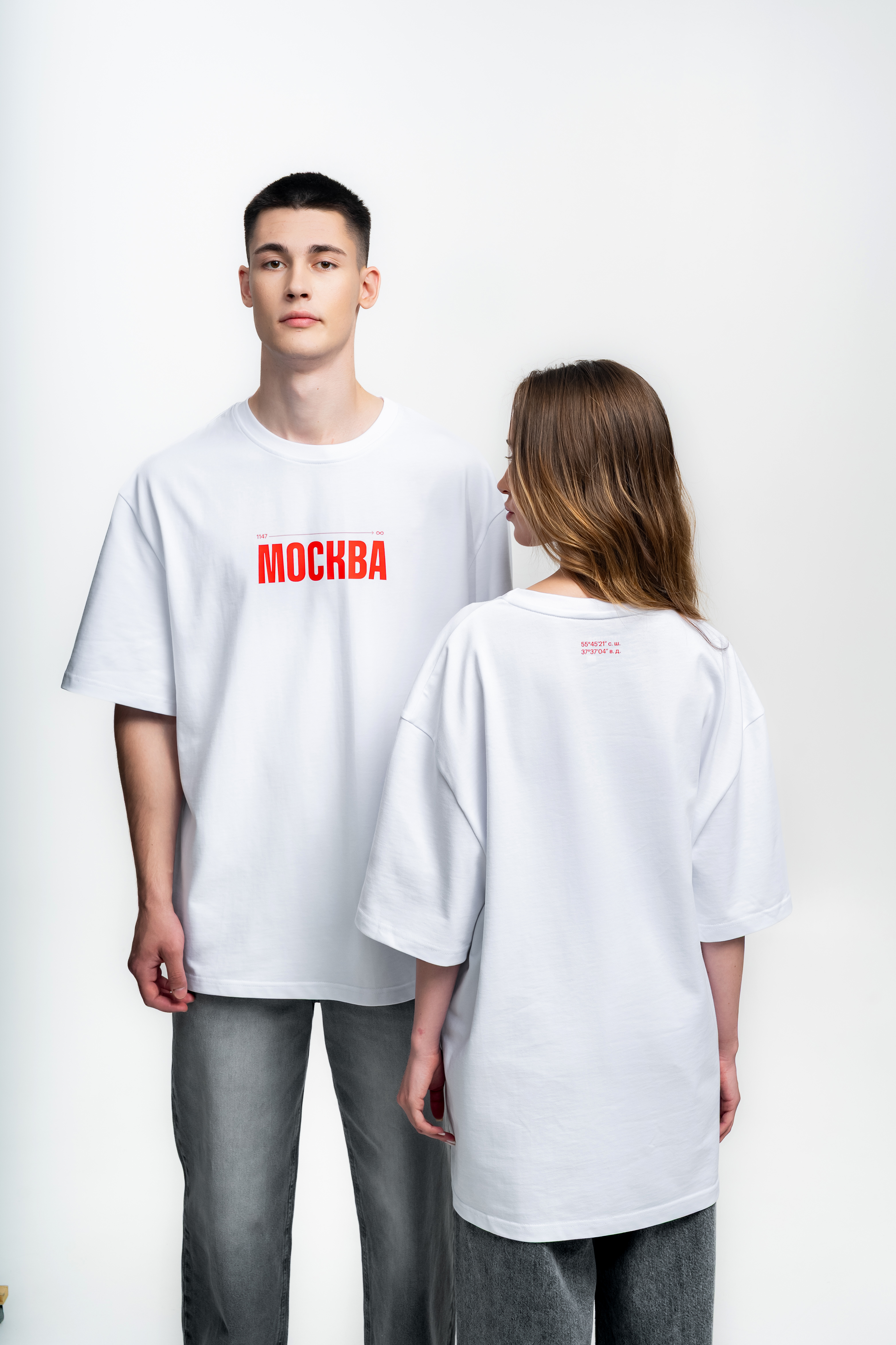 Белая футболка с красным логотипом - Изображение 14