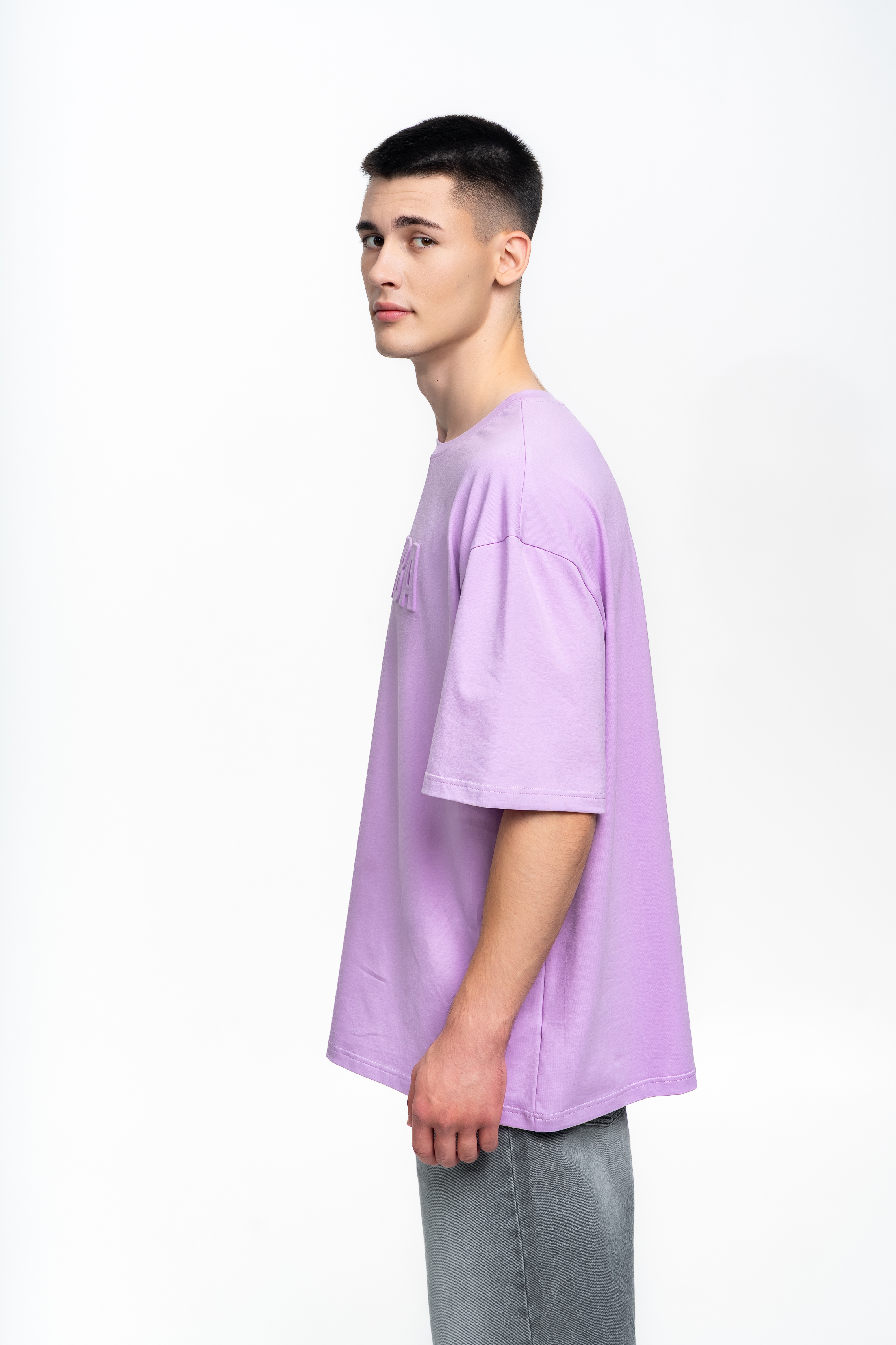 Сиреневая футболка с объемным логотипом - Изображение 4