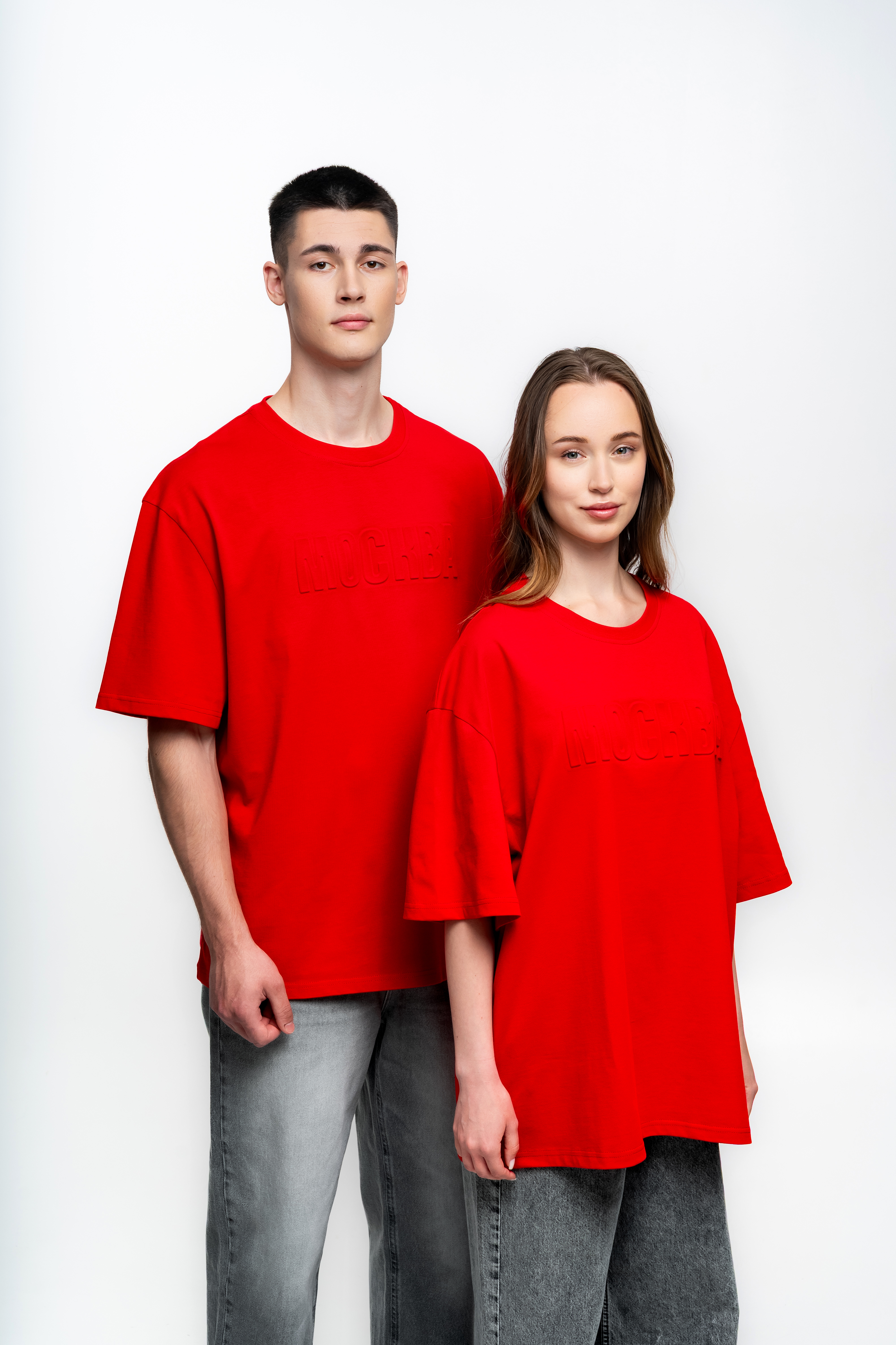 Красная футболка с объемным логотипом - Изображение 10