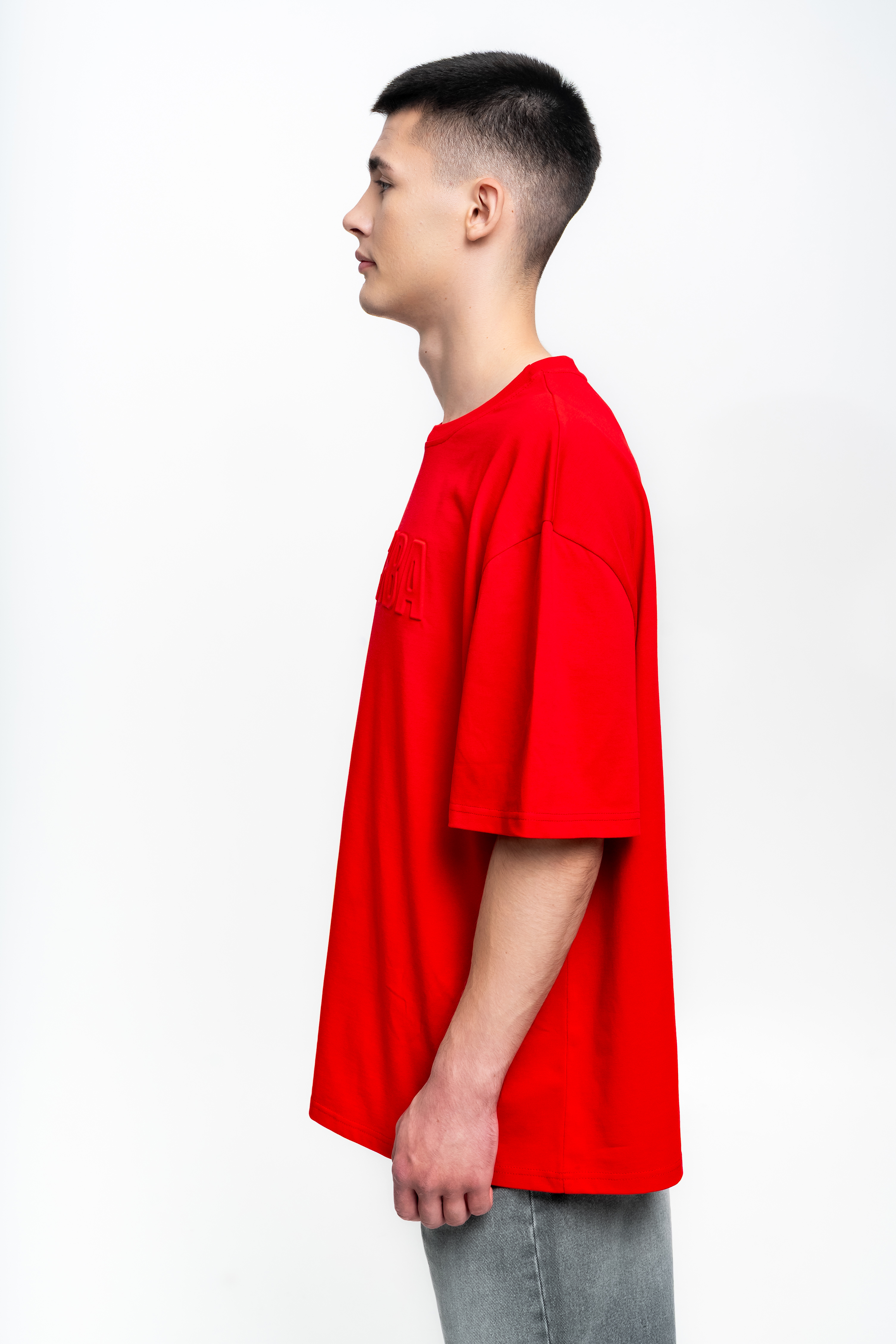 Красная футболка с объемным логотипом - Изображение 8