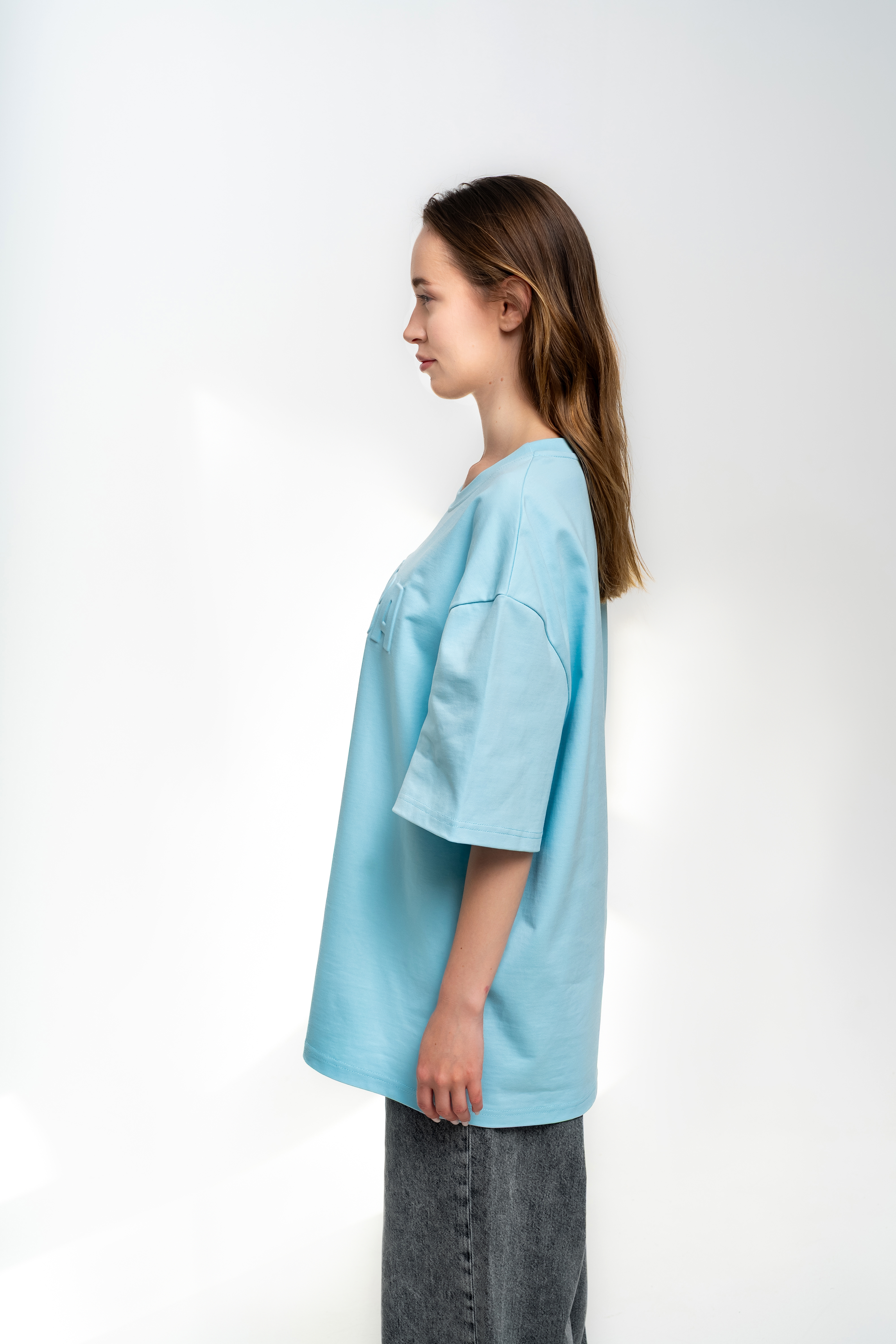 Голубая футболка с объемным логотипом - Изображение 5